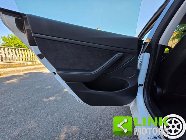 TESLA Model 3 usata, con Specchietti laterali elettrici