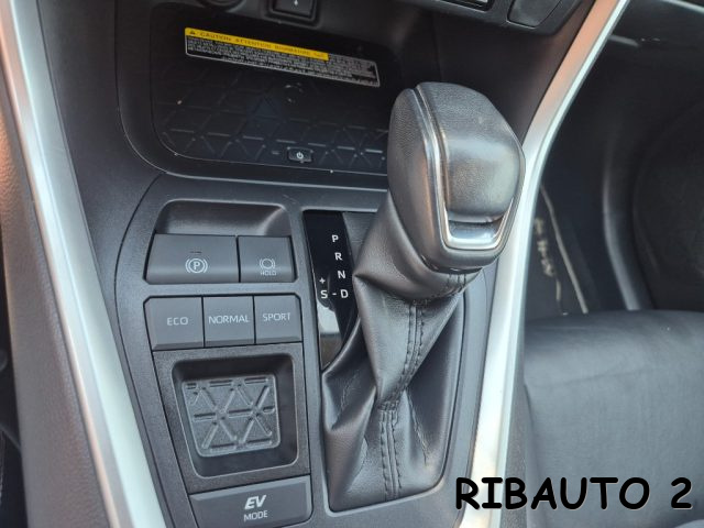 TOYOTA RAV 4 MY23 usata, con Autoradio digitale