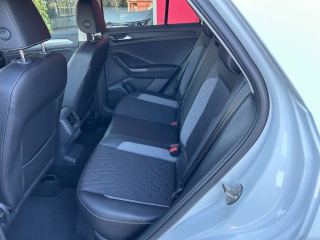 VOLKSWAGEN T-Roc usata, con Autoradio