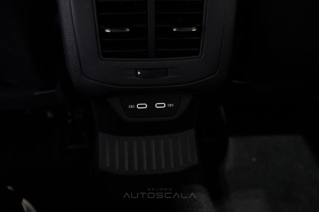 VOLKSWAGEN T-Roc usata, con Sensori di parcheggio posteriori