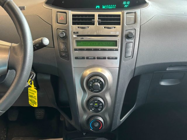 TOYOTA Yaris usata, con Isofix