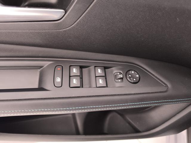 PEUGEOT 3008 usata, con Touch screen