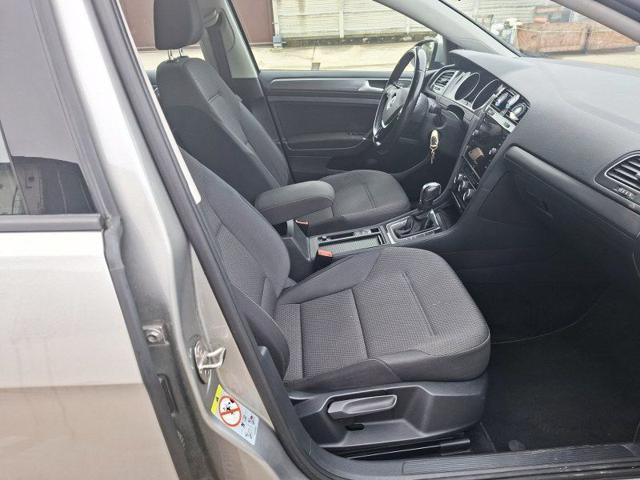 VOLKSWAGEN Golf usata, con Pneumatici estivi