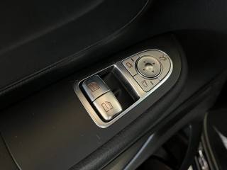 MERCEDES-BENZ V 220 usata, con Volante in pelle
