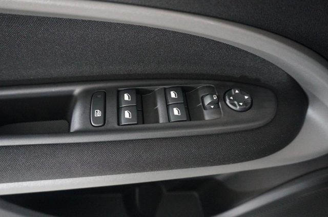 JEEP Avenger usata, con Sedile posteriore sdoppiato