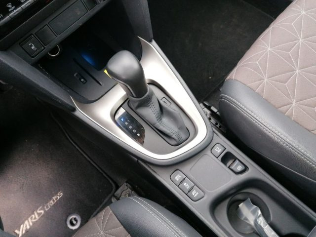 TOYOTA Yaris Cross usata, con Autoradio digitale