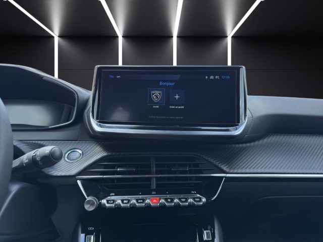 PEUGEOT 2008 usata, con Specchietti laterali elettrici