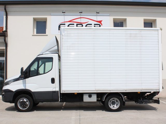 IVECO Daily usata, con Autoradio