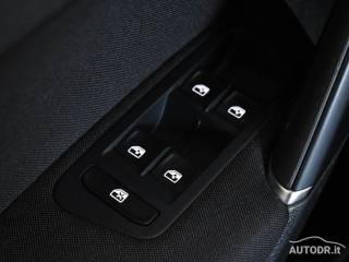 VOLKSWAGEN Golf Variant usata, con Luci diurne