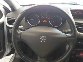 PEUGEOT 207 usata, con Boardcomputer