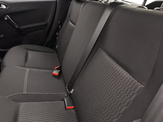 PEUGEOT 208 usata, con Sedile posteriore sdoppiato