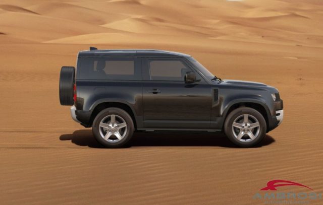 LAND ROVER Defender usata 1