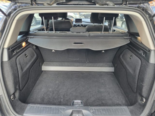 MERCEDES-BENZ B 180 usata, con Servosterzo