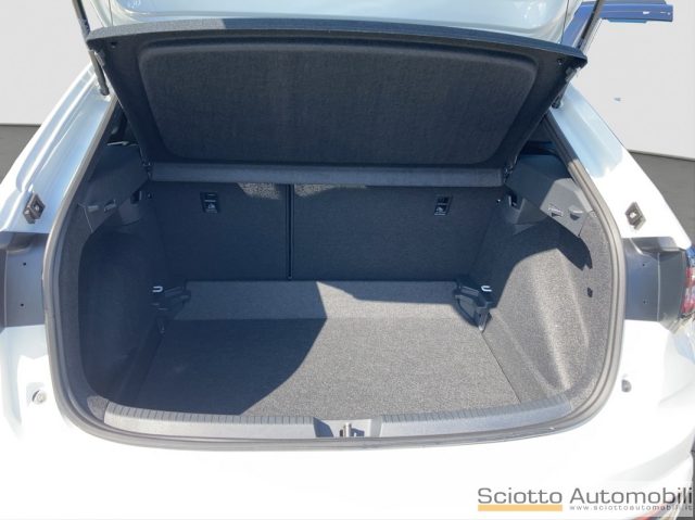VOLKSWAGEN Taigo usata, con Fari LED