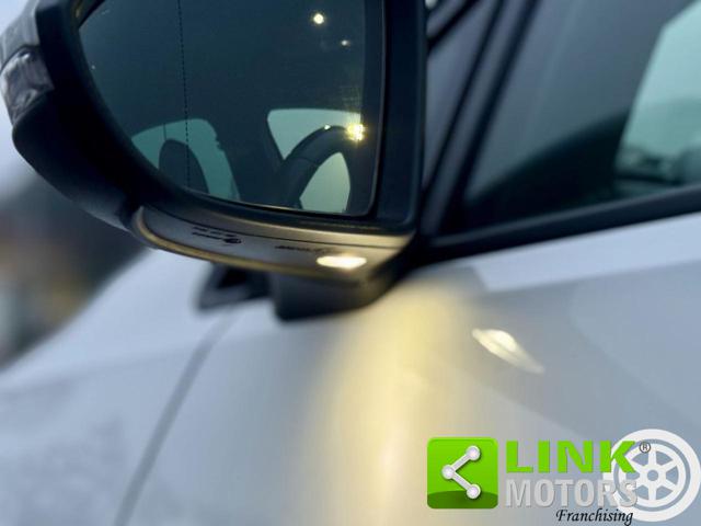 VOLKSWAGEN Golf usata, con Touch screen