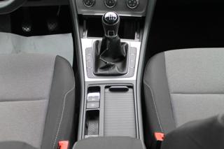 VOLKSWAGEN Golf Variant usata, con Gancio traino