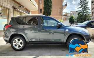 TOYOTA RAV 4 usata, con Autoradio
