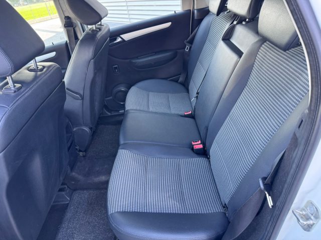 MERCEDES-BENZ B 180 usata, con Specchietti laterali elettrici