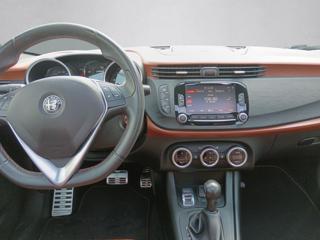 ALFA ROMEO Giulietta usata, con Autoradio