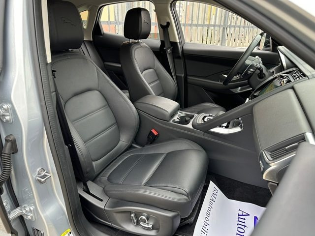 JAGUAR E-Pace usata, con Autoradio