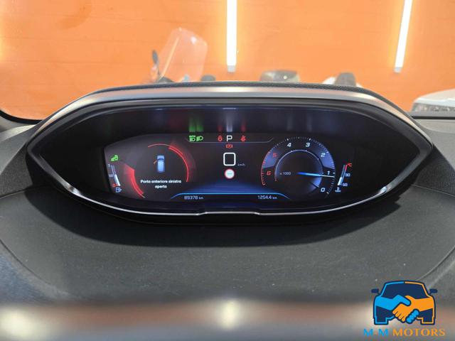 PEUGEOT 3008 usata, con Fendinebbia