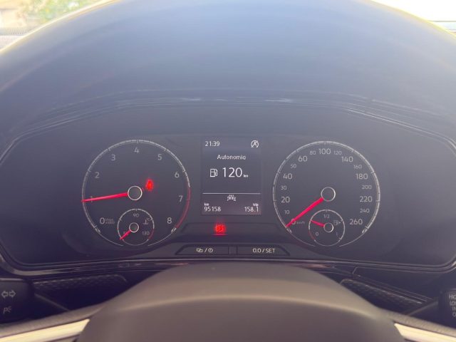 VOLKSWAGEN T-Cross usata, con Autoradio digitale