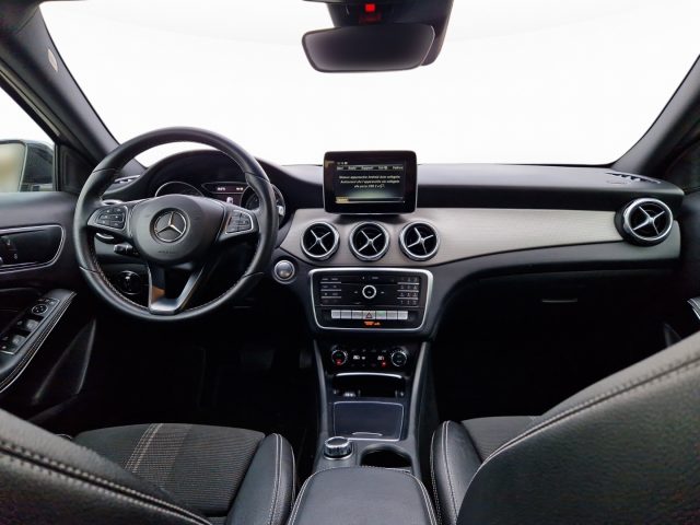 MERCEDES-BENZ GLA 200 usata, con Servosterzo