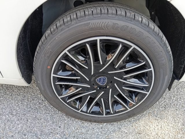 LANCIA Ypsilon usata, con Autoradio digitale