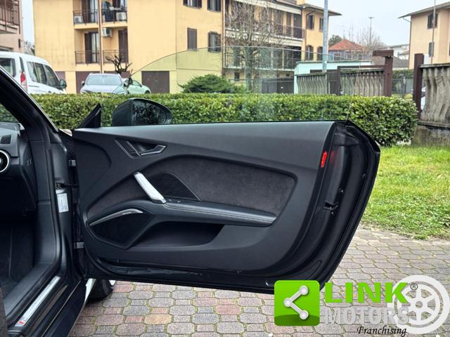 AUDI TT usata, con Leve al volante