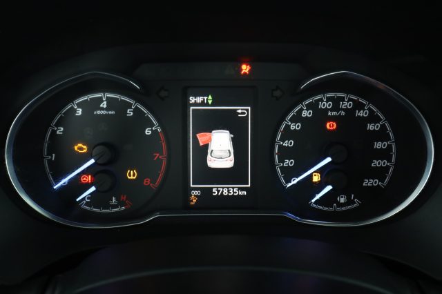 TOYOTA Yaris usata 6