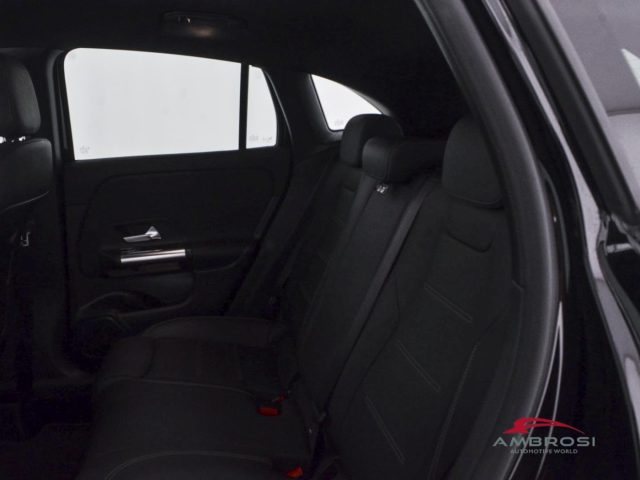 MERCEDES-BENZ GLA 200 usata 9