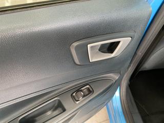 FORD Fiesta usata, con Specchietti laterali elettrici
