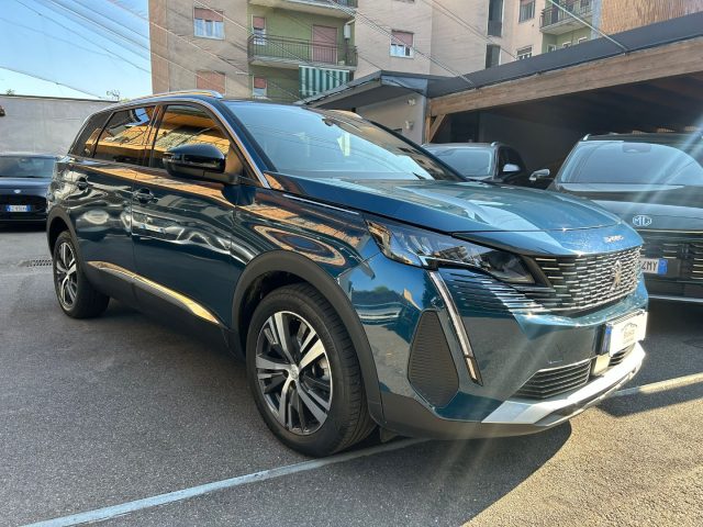 PEUGEOT 5008 usata, con Airbag