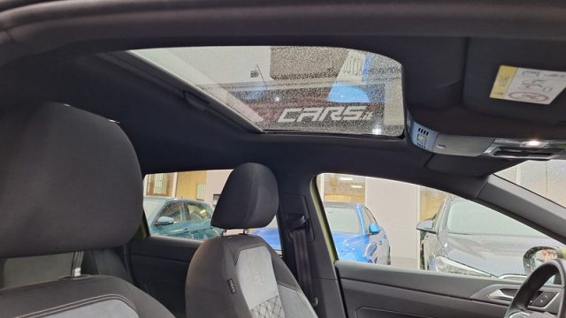 VOLKSWAGEN Taigo usata, con Controllo automatico clima