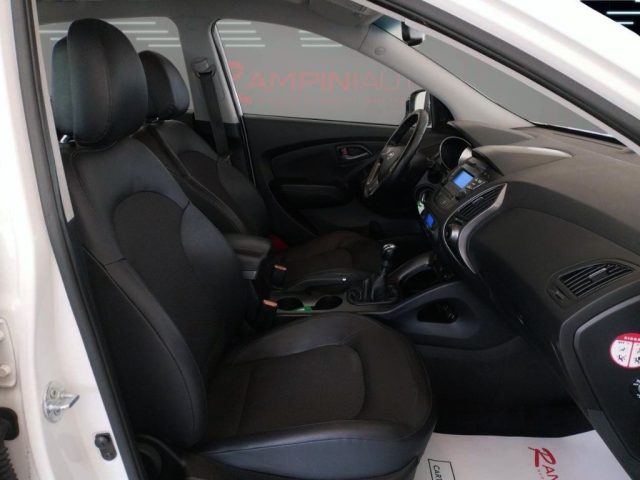 HYUNDAI iX35 usata 14