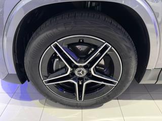 MERCEDES-BENZ GLA 200 usata, con Park Distance Control