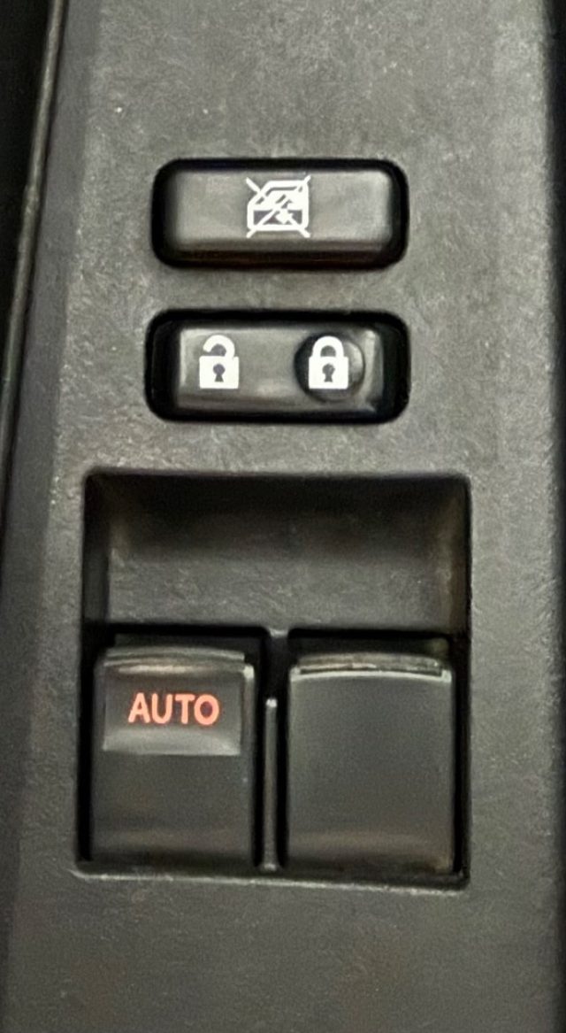 TOYOTA Yaris usata 17