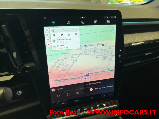 RENAULT Austral usata, con Park Distance Control