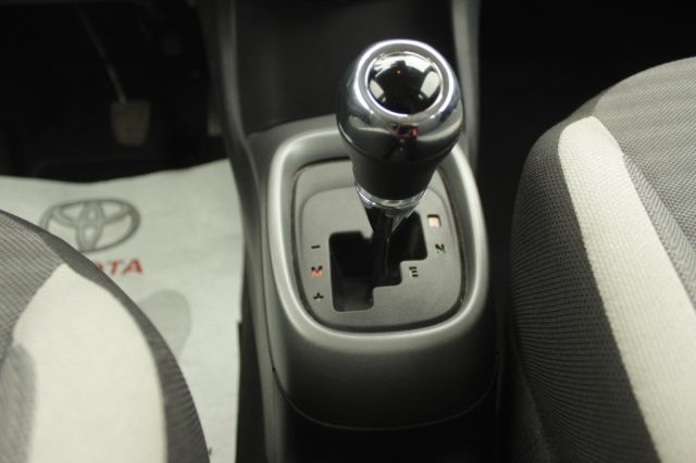 TOYOTA Aygo usata, con Airbag testa