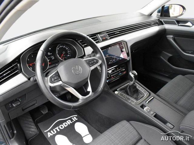 VOLKSWAGEN Passat Variant usata, con Alzacristalli elettrici