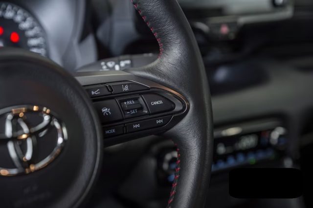 TOYOTA Yaris usata, con Climatizzatore