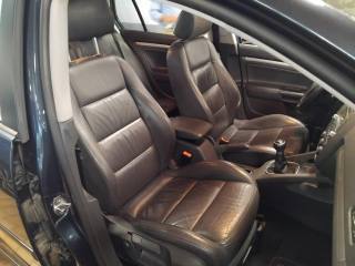 VOLKSWAGEN Golf usata, con Airbag testa