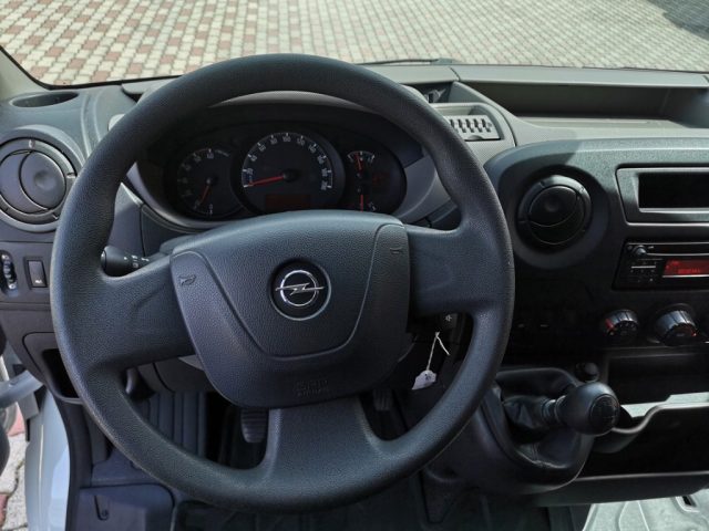 OPEL Movano usata, con USB