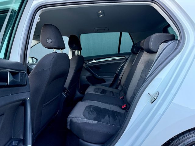 VOLKSWAGEN Golf usata, con Autoradio