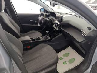 PEUGEOT 208 usata, con USB