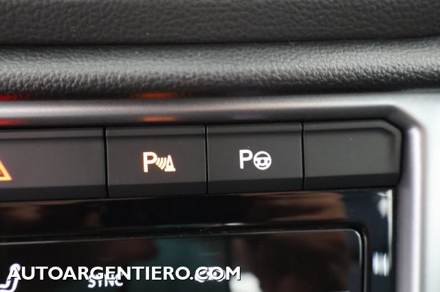 VOLKSWAGEN T-Roc usata, con Fari LED
