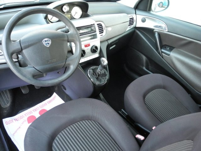 LANCIA Ypsilon usata, con Lettore CD