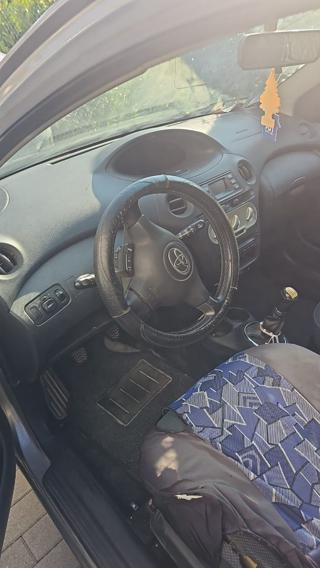 TOYOTA Yaris usata, con Alzacristalli elettrici