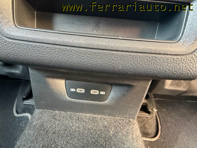 VOLKSWAGEN Golf usata, con Leve al volante