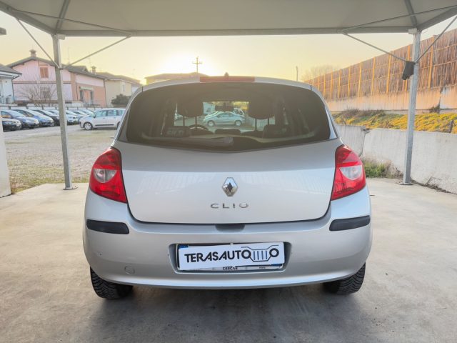 RENAULT Clio usata, con Boardcomputer